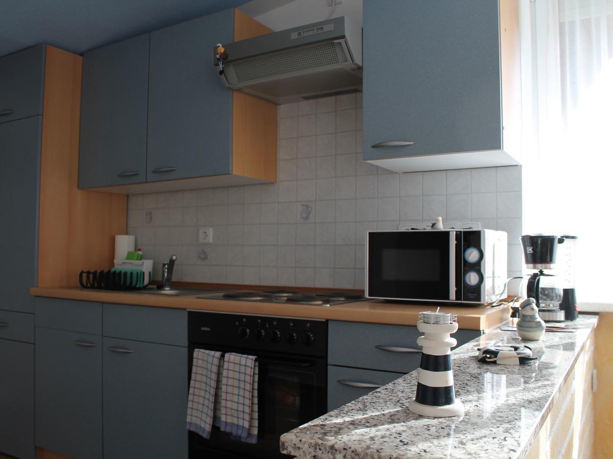 Spacious Bungalow Near Sea In Grundshagen Екстериор снимка
