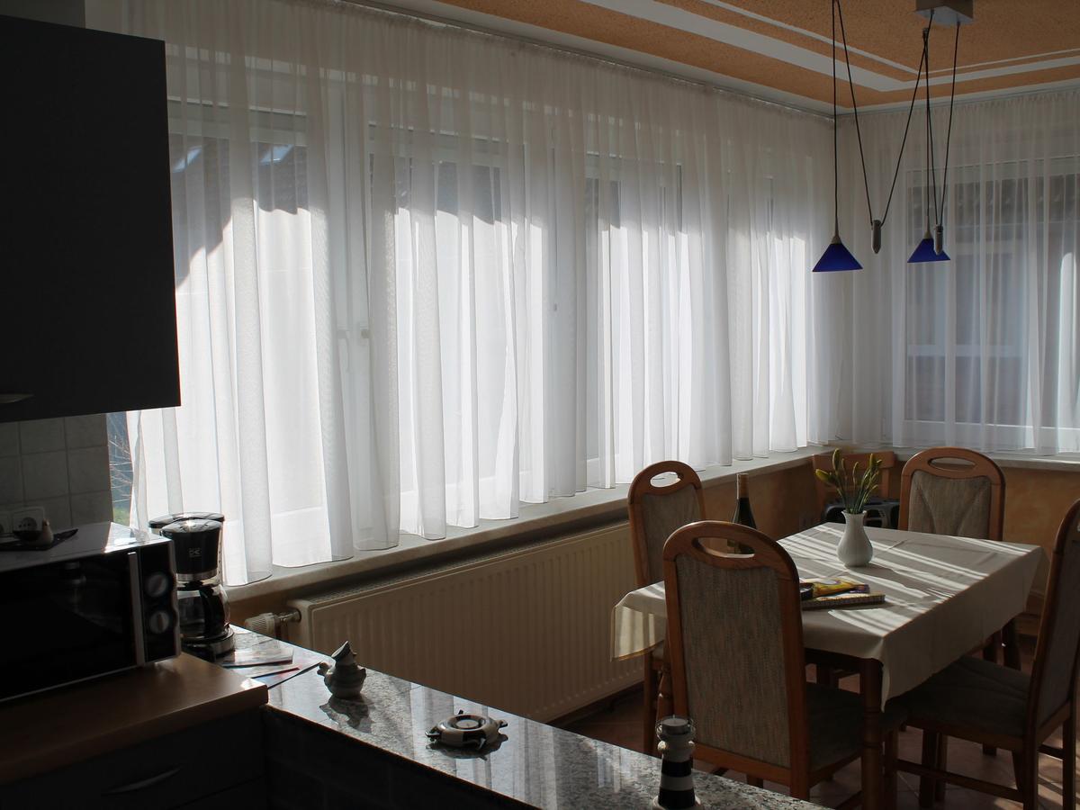 Spacious Bungalow Near Sea In Grundshagen Екстериор снимка